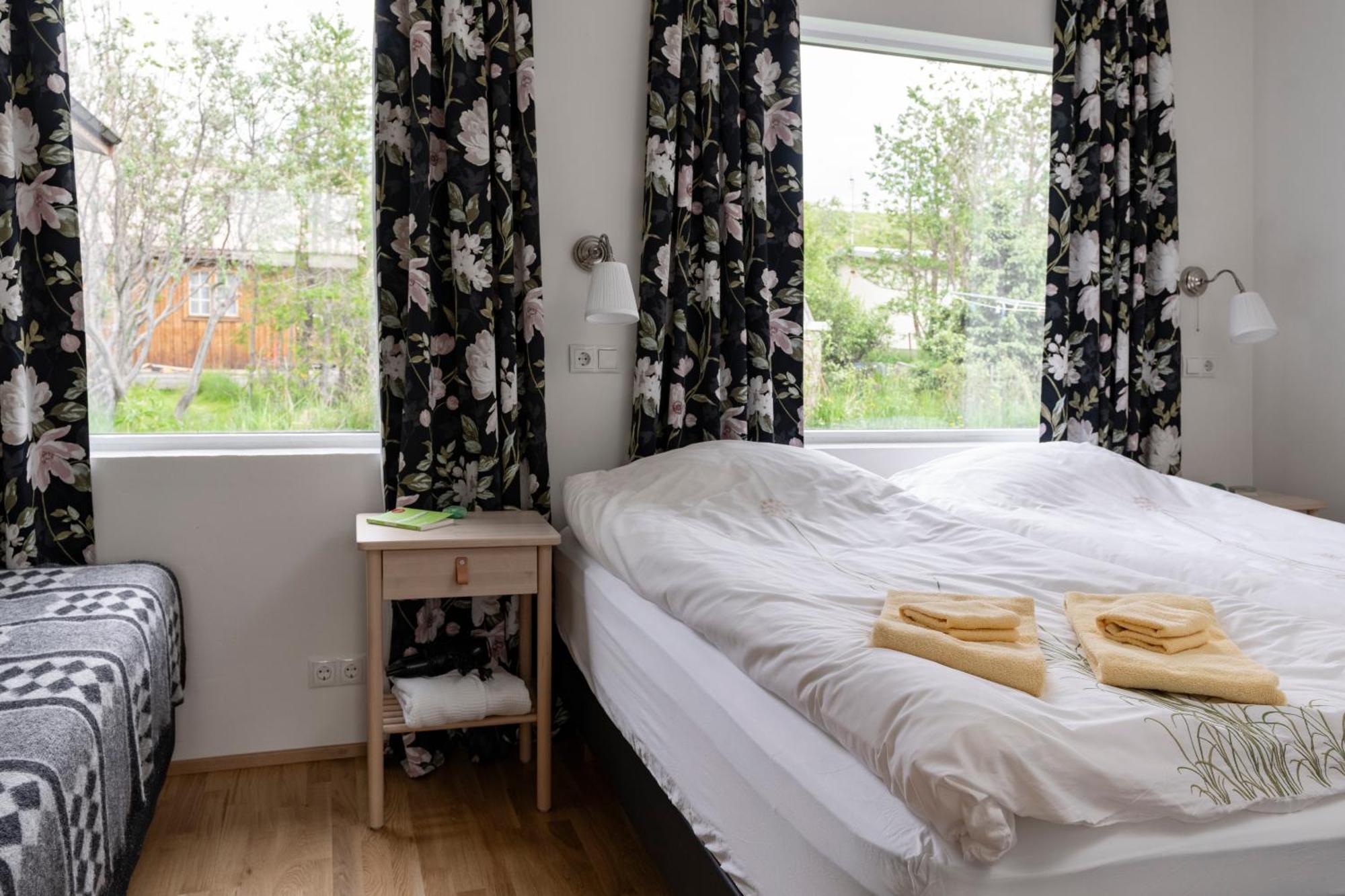 Tunfifill Guesthouse - Free Hot Tub And Sauna, Cozy And Quiet Hvammstangi Exterior foto